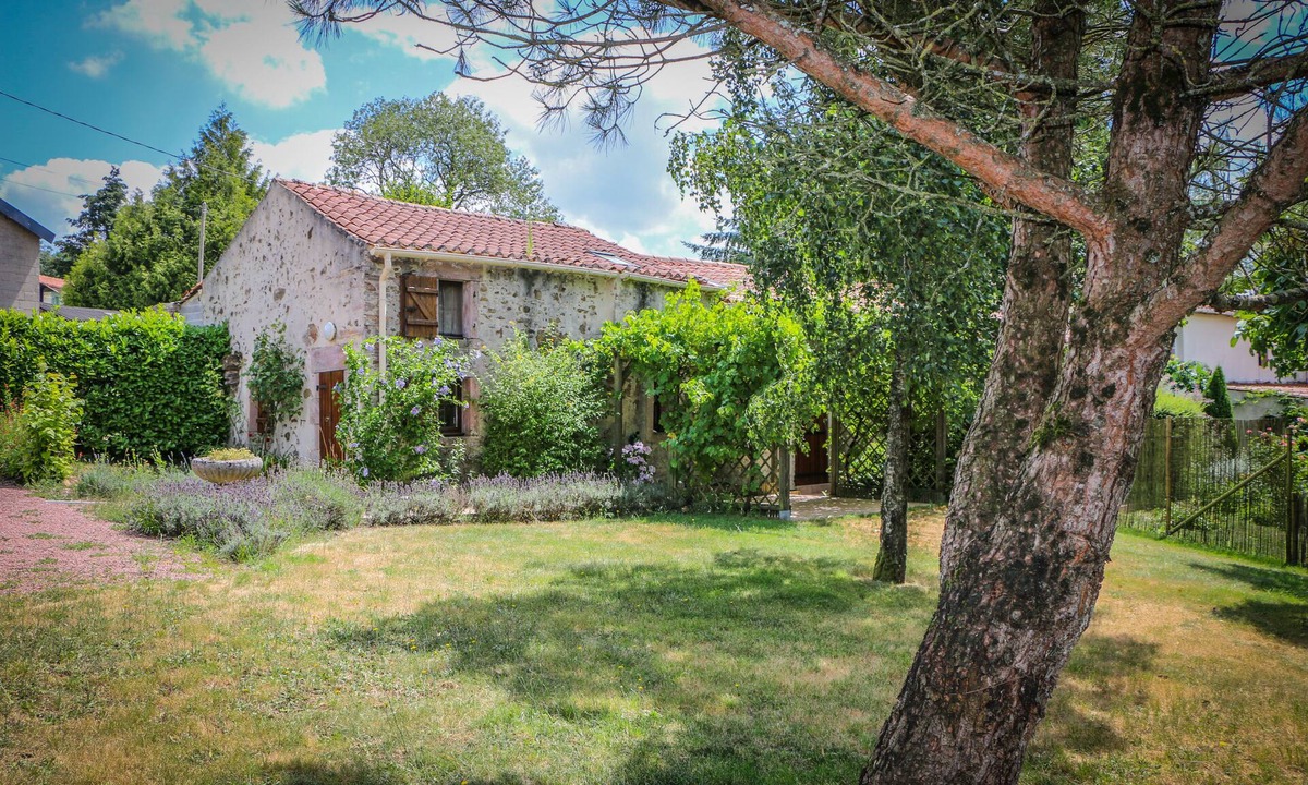 Cheffois House | Gite "les lavandes" Vendée