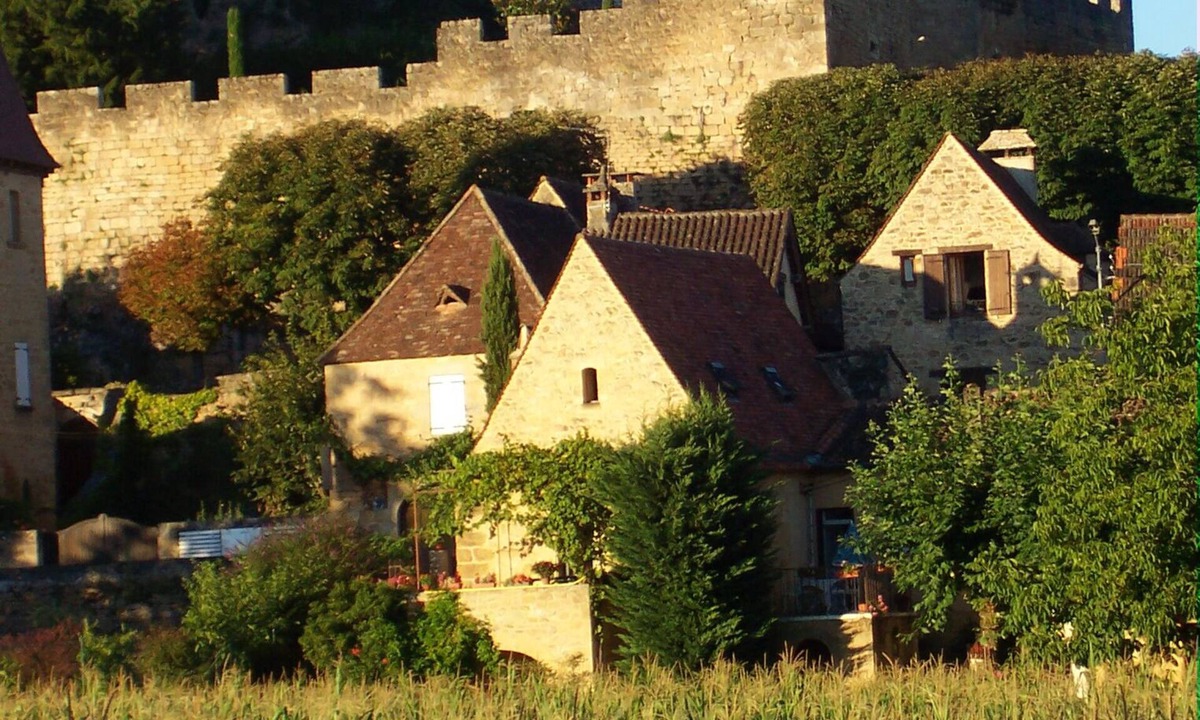 Montfort House | gite les noyers