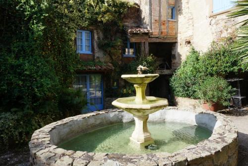 Le Segur House | Gite Les Volets Bleus du Segur