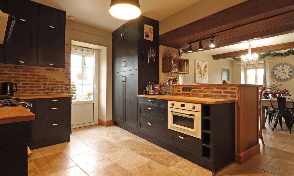 Mace Cottage | Gite Macé, 5 bedrooms, 14 persons