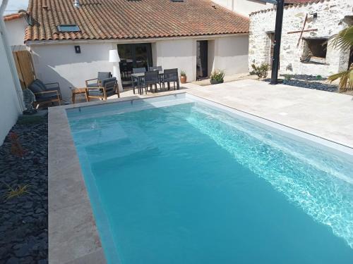 Chantonnay House | Gite maison Simon 30' Puy du Fo climatisé