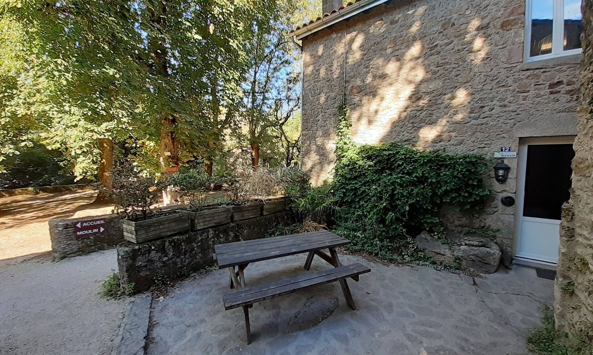 Getigne Cottage | Gîte "Manoir" with garden by the river, near Clisson
