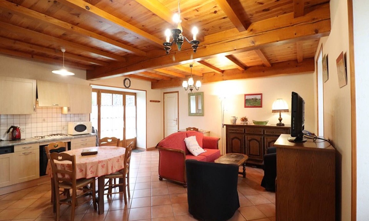 Massiac Cottage | Gite Massiac, 2 bedrooms, 5 persons