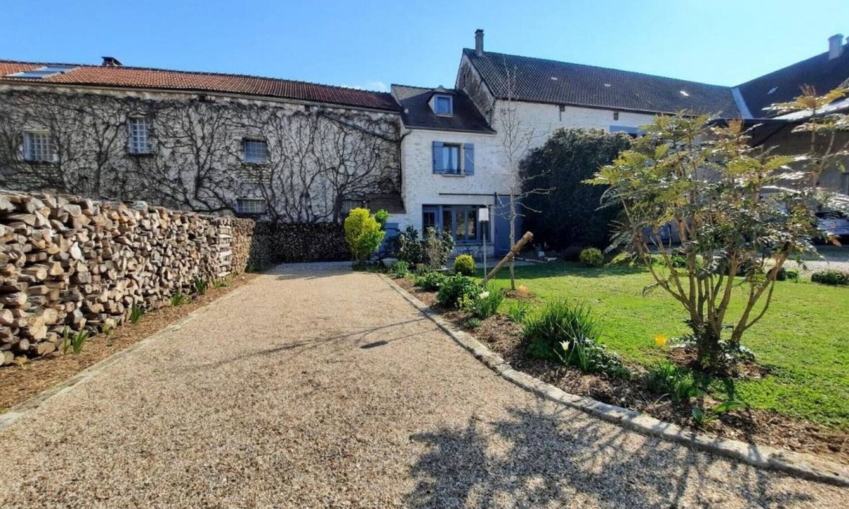 Montainville Cottage | Gite Montainville, 2 bedrooms, 3 persons