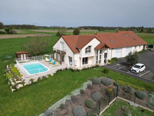 Chatellerault House | GITE MONTGOLFIÈRE 6 PERSONNES