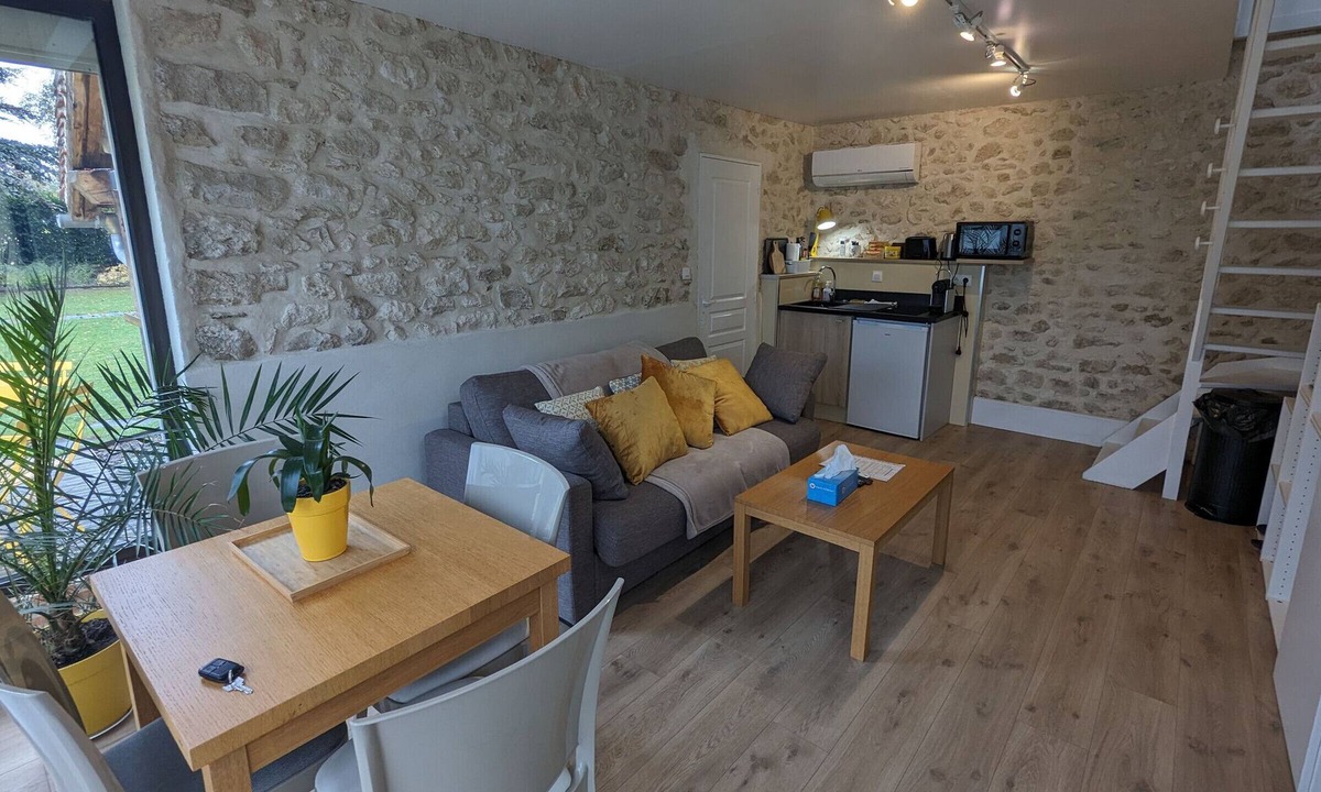 Olivet Cottage | Gite Olivet, studio flat, 4 persons