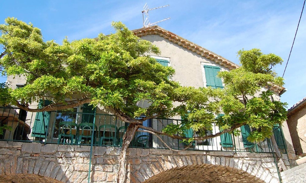 Joyeuse House | Gite Oustaou - Village De Gîtes in Joyeuse, 4 Bedrooms, 3 Pools, Terrace