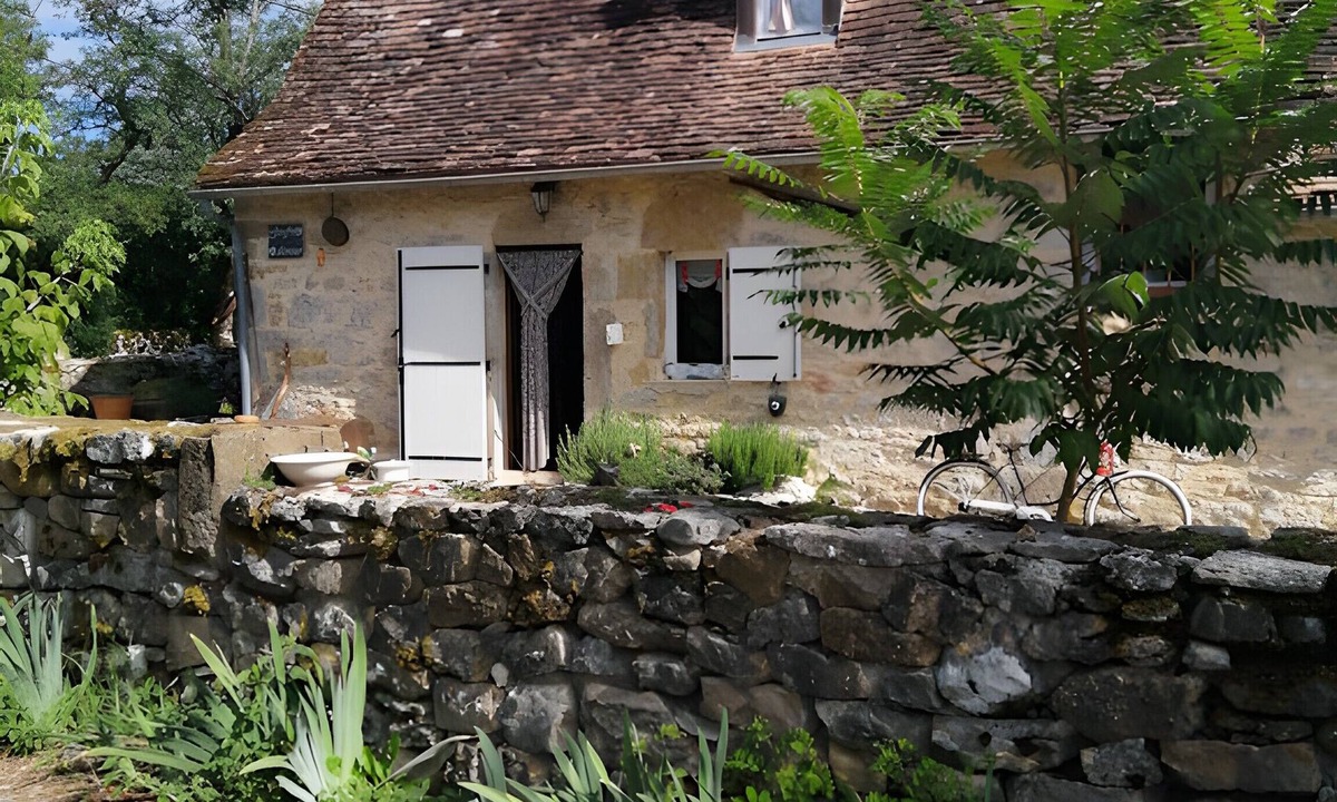 Padirac House | Gîte Petit Gouffre d'Amour with Private Garden, Wi-Fi, and Air Conditioning