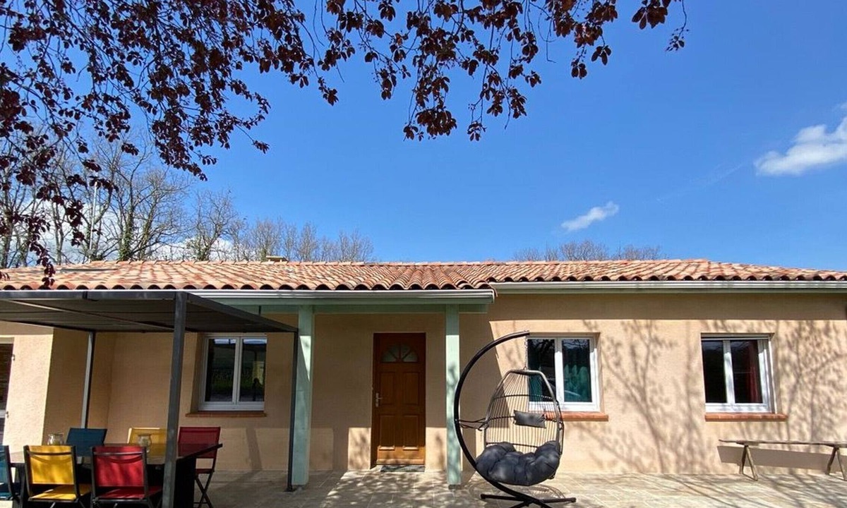 Roquemaure House | Gite Pompignan, 3 bedrooms, 6 persons