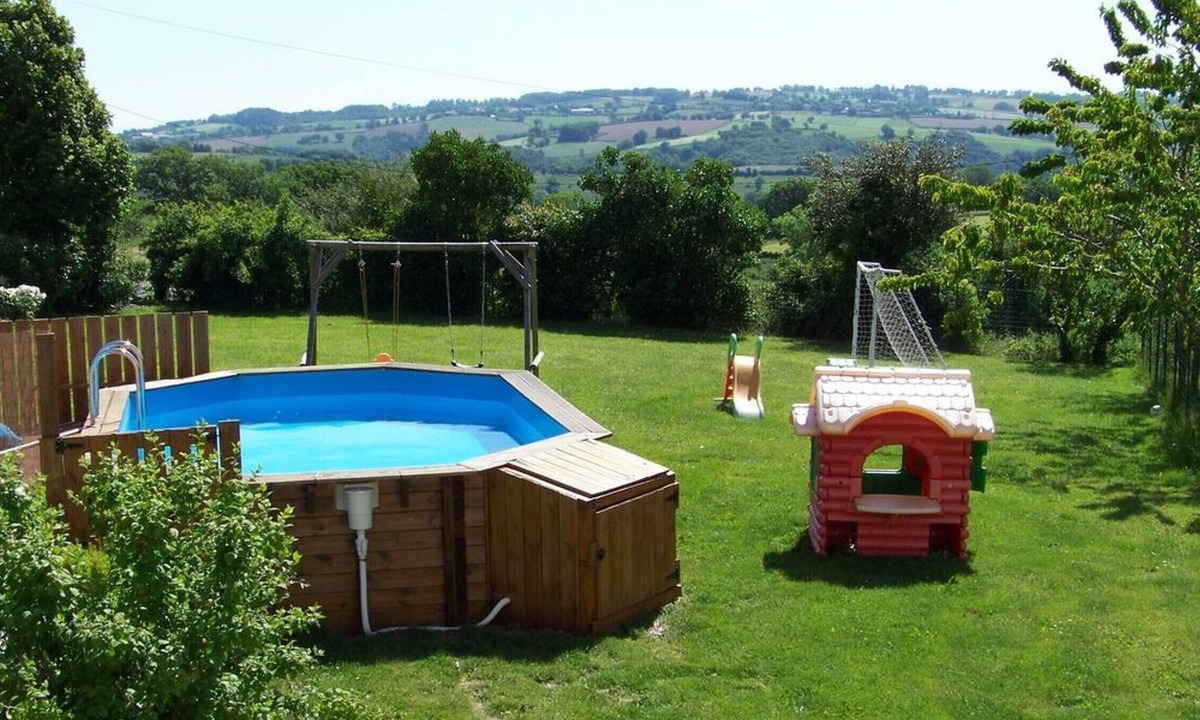 Previnquieres Cottage | Gite Prévinquières, 3 bedrooms, 6 persons