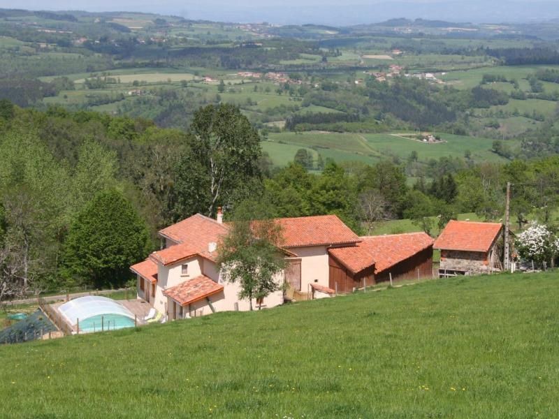 Saint-Martin-la-Sauvete House | Gite Saint-Martin-la-Sauveté, 3 bedrooms, 6 persons