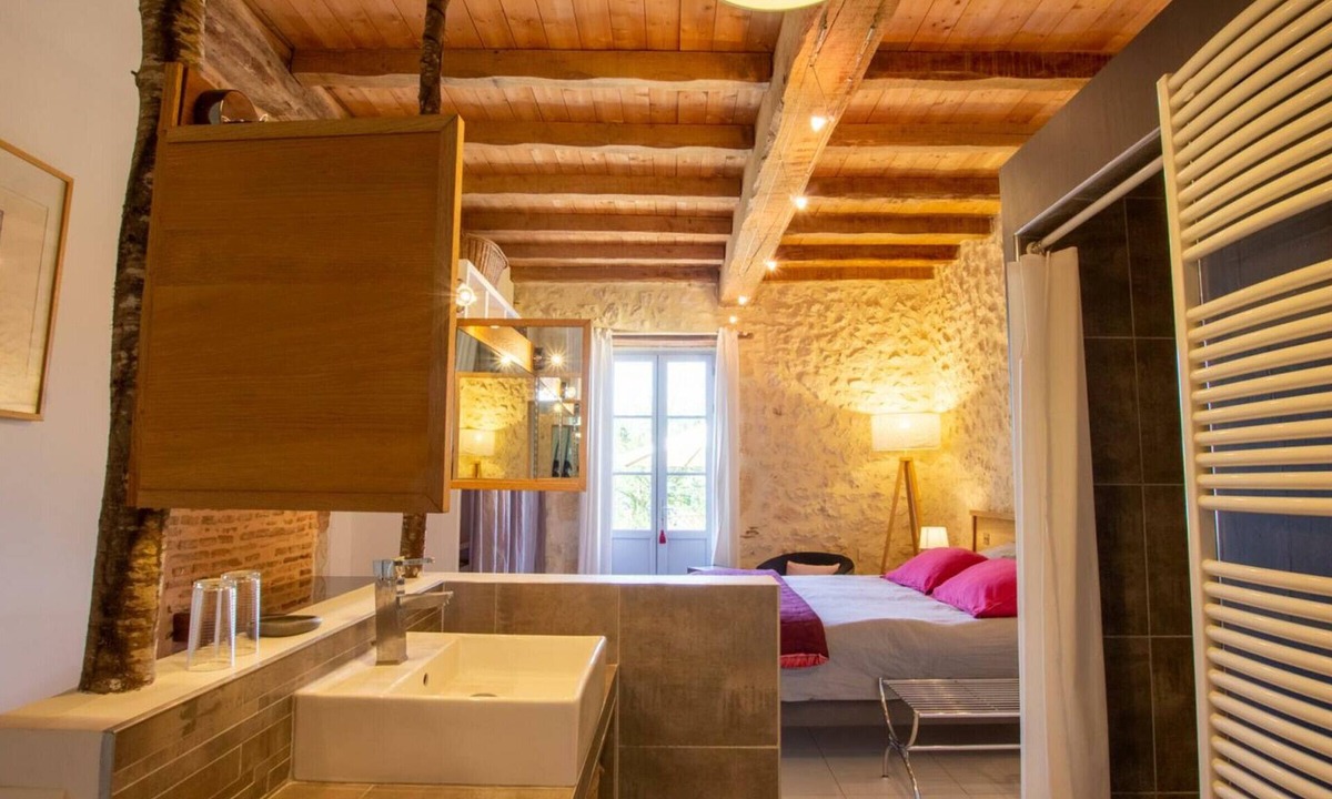 Saint-Pierre-de-Chignac Cottage | Gite Saint-Pierre-de-Chignac, 5 bedrooms, 11 persons