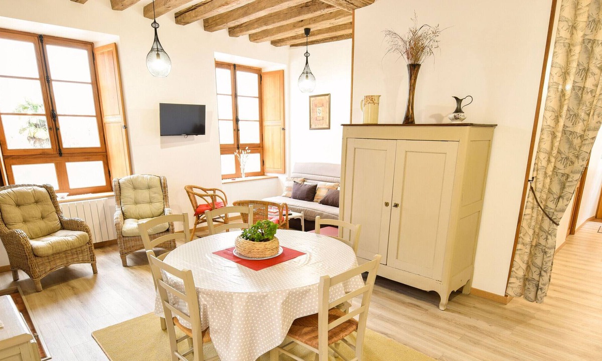 Sable-sur-Sarthe House | Gite Sablé-sur-Sarthe, 2 bedrooms, 6 persons