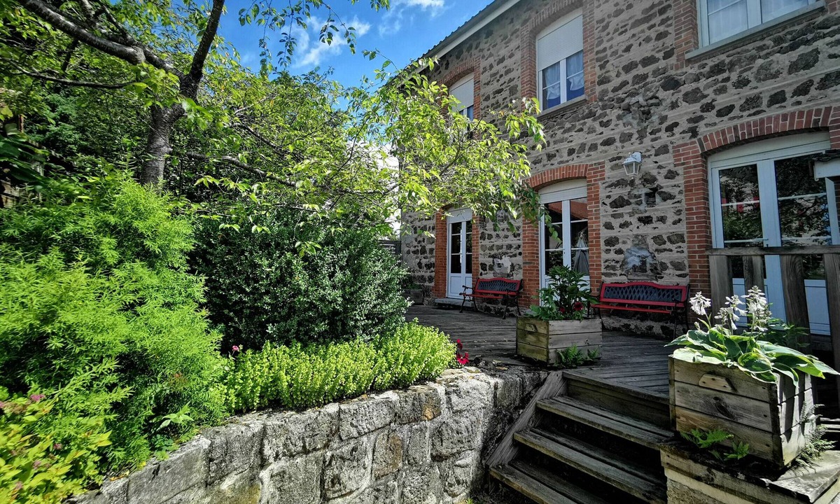 Saint-Romain-Lachalm House | Gite Saint-Romain-Lachalm, 5 bedrooms, 9 persons