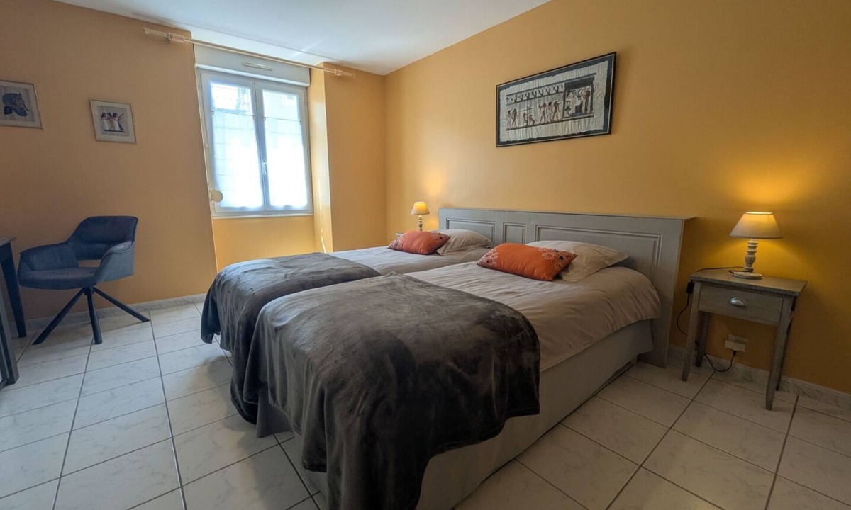 Chateauvillain House | GITE SIMONE DE BEAUVOIR