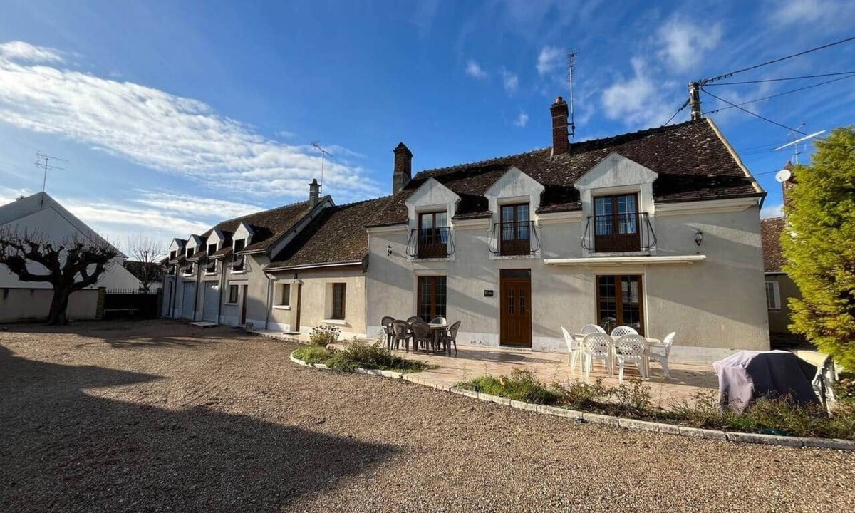 Noyers-sur-Cher House | Gite sleeps 18