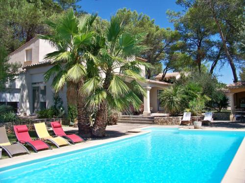 Nages-et-Solorgues Bed & Breakfast | Gite "Sous les pins de Nages"