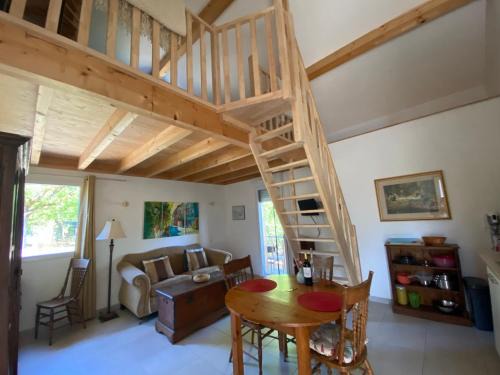 Valojoulx House | Gite Wildflower Lane