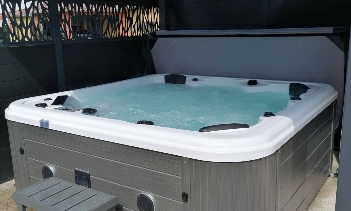 Saint-Macaire-en-Mauges House | Gîte with jacuzzi 30min from Puy du Fou