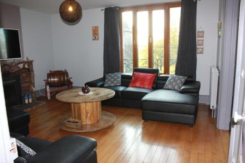 Monthois House | Gîte with pool & Nordic bath