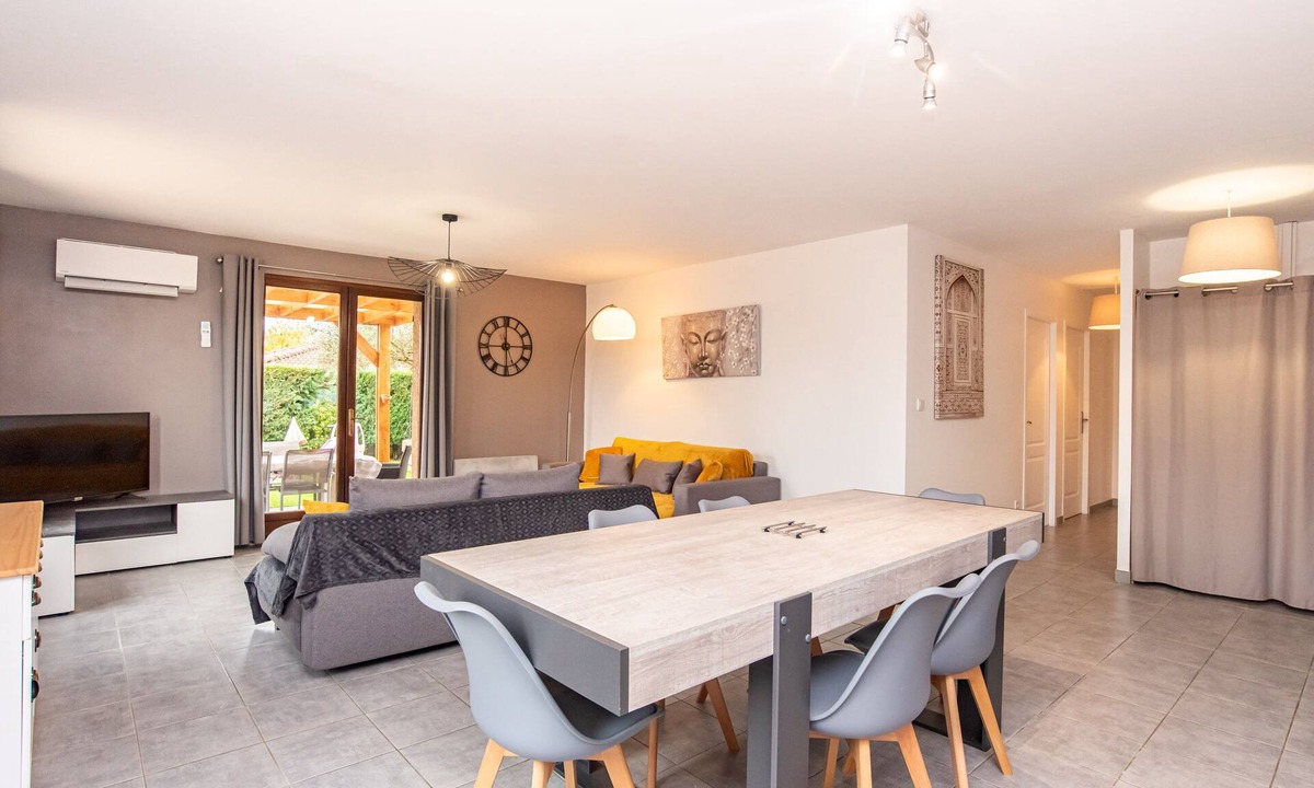 Bruguieres House | GiteLesTournesols 3ch,4lits3Queen size clim parking jardin wifi Toulouse blagnac