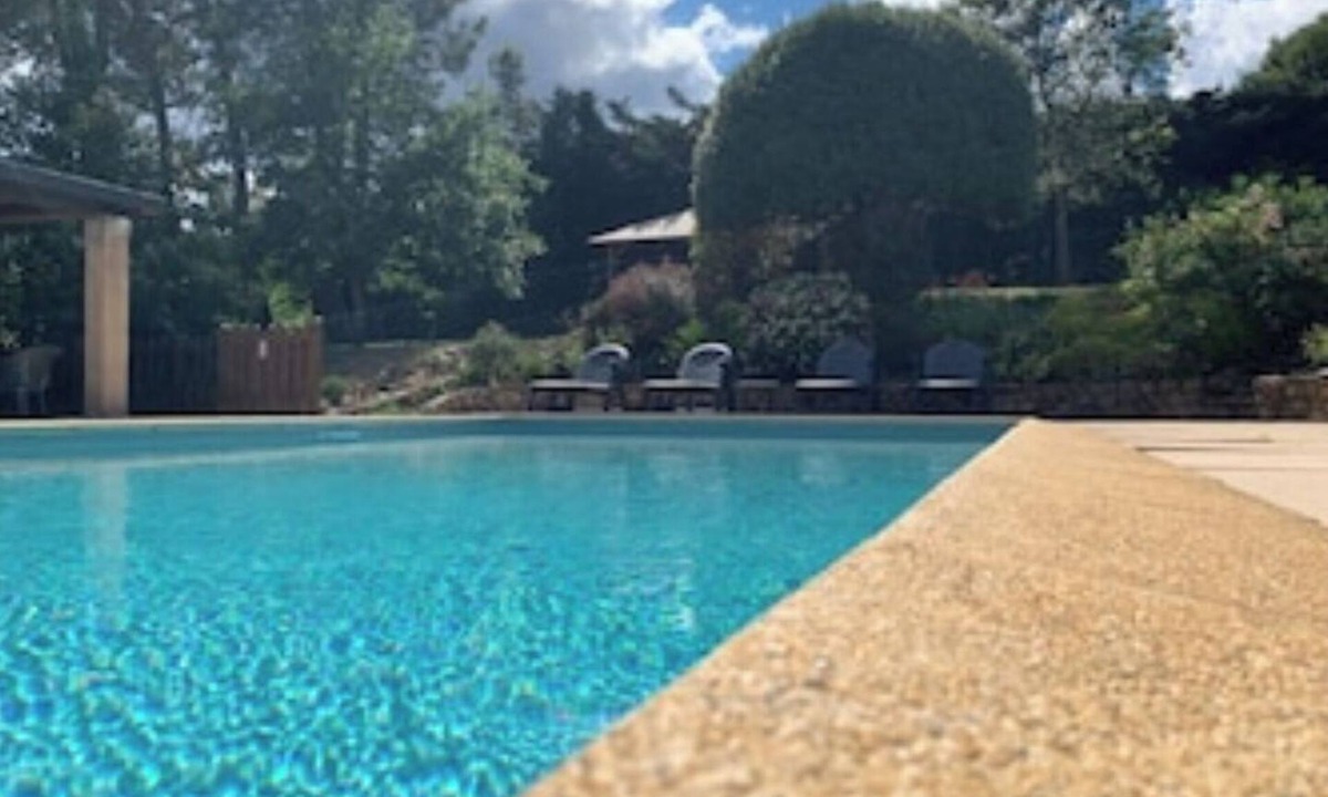 Tauriers Cottage | GITES (AIR-CONDITIONED) WITH SHARED POOL TAURIERS