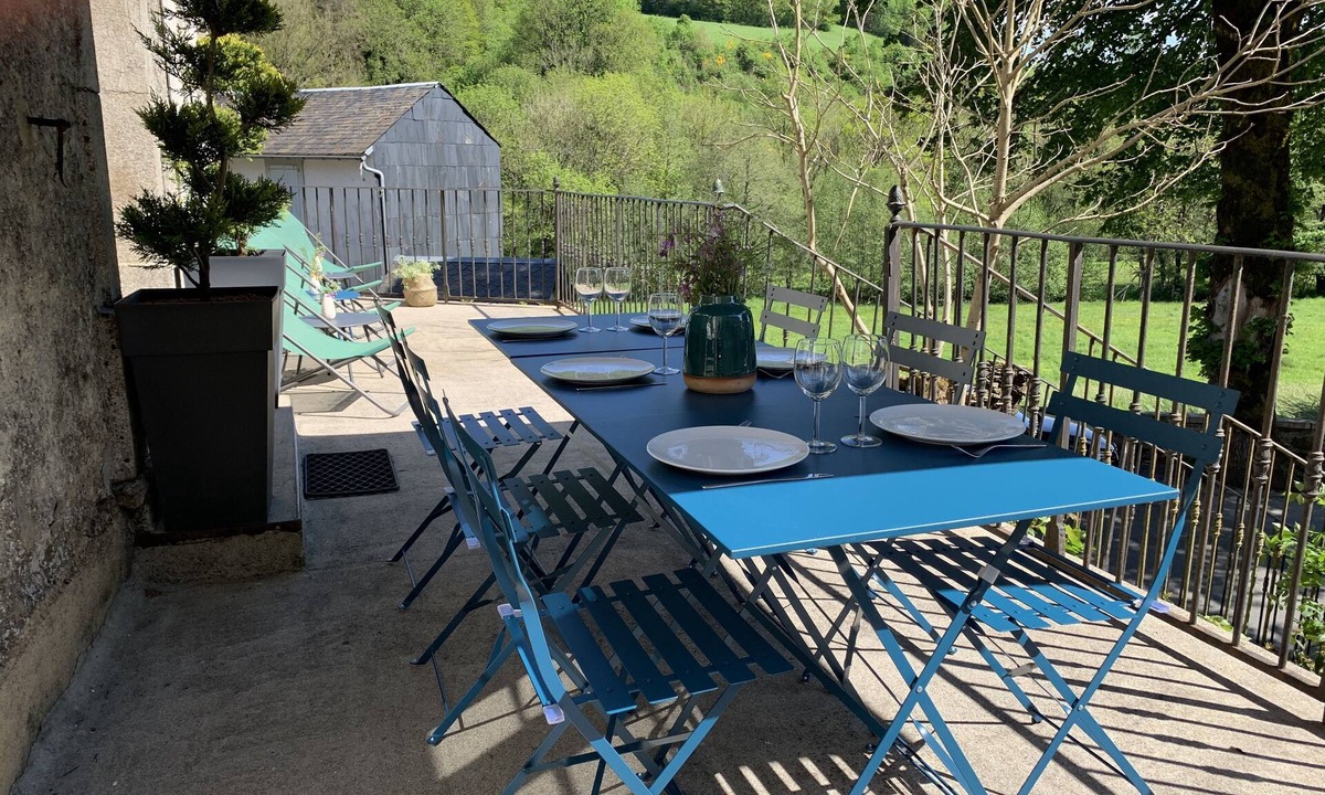 Nages House | Gites for 14 people with billiard room in the tarn south of France