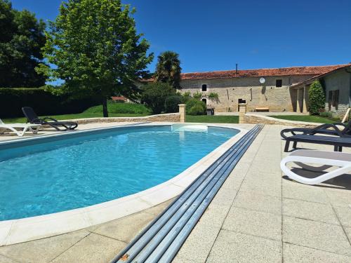 Mons House | Gites Les Grandes Ecures