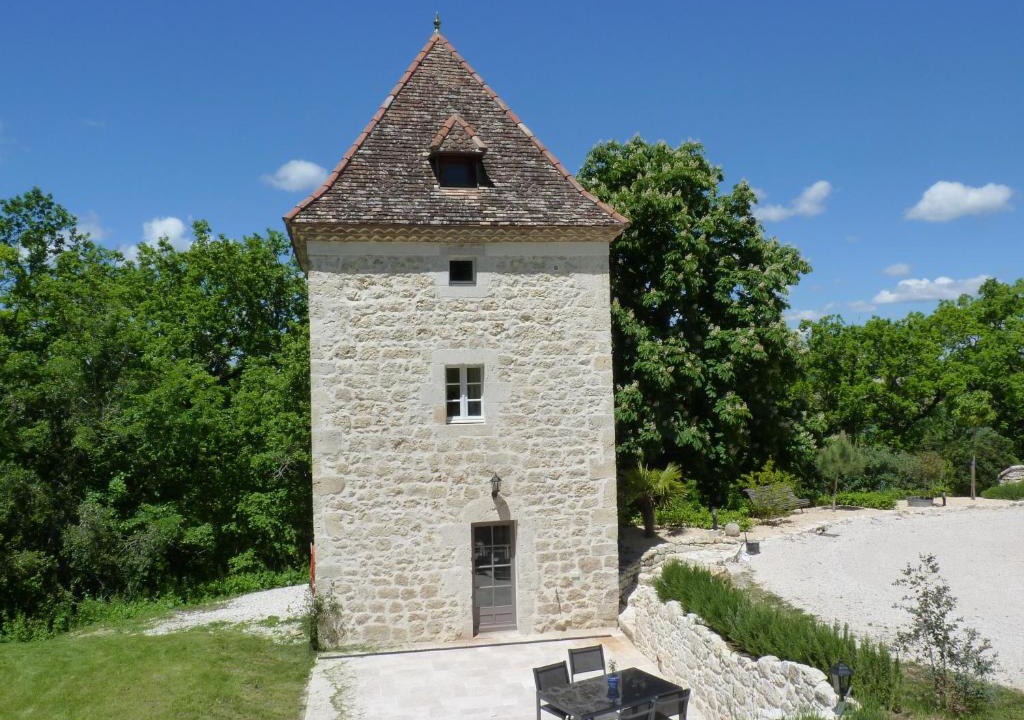 Beauville House | Gites Loste