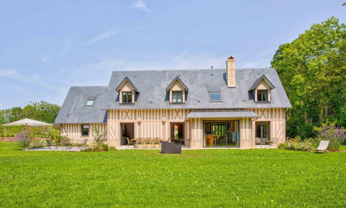 Tourgeville Villa | Giverny House - New Norman house in a well-kept garden