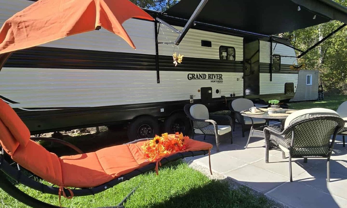 Adjala-Tosorontio House | Givi’s Cozy Camper