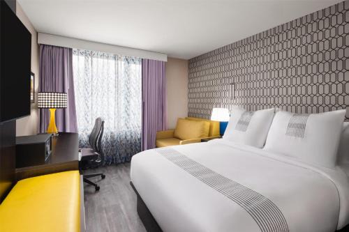 West Bronx Hotel | GLō Best Western Bronx NYC