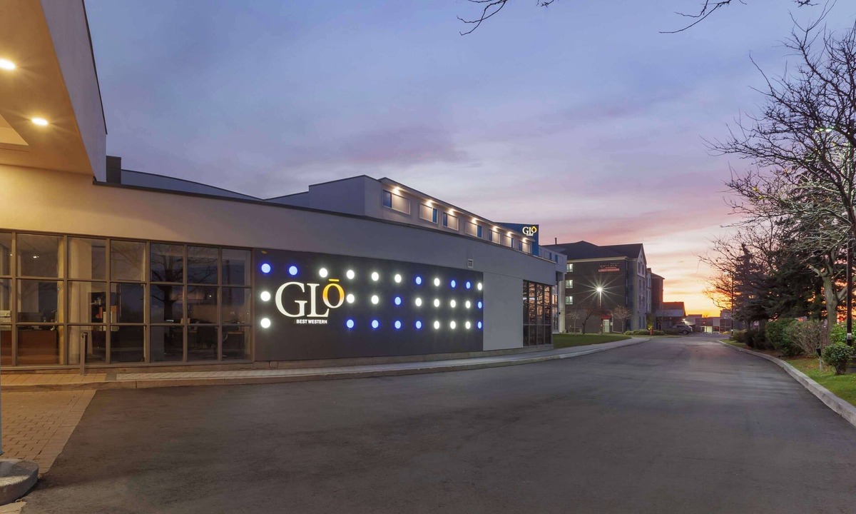 Gateway Hotel | GLō Best Western Mississauga Corporate Centre
