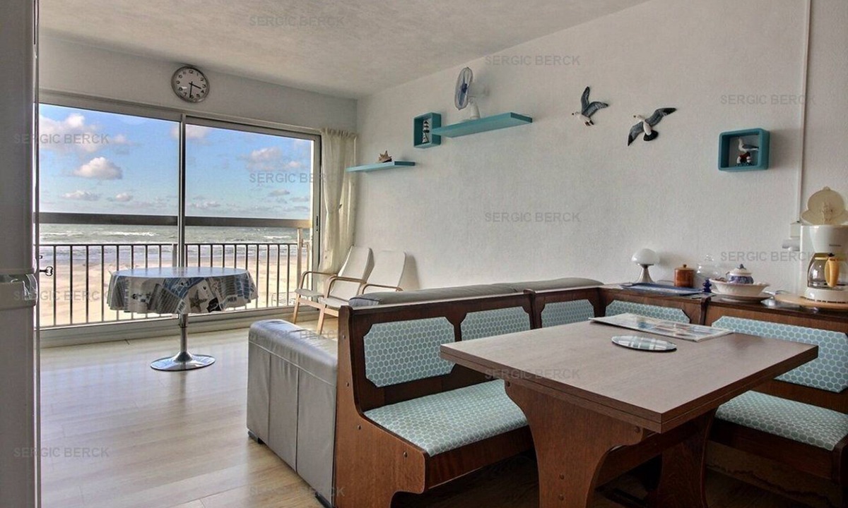 Berck-sur-Mer Apartment | GL C212 : Ideally located, seafront studio for 2 people, private parking