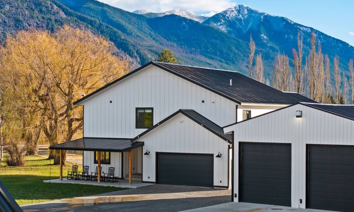 Columbia Falls House | Glacier Gathering Grounds - Sweeping Mountain Views!