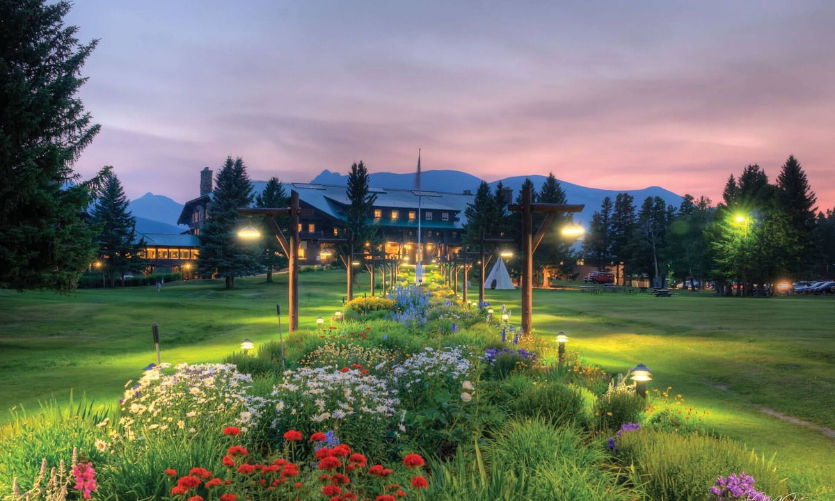 East Glacier Park Village Hotel | Glacier Park Lodge