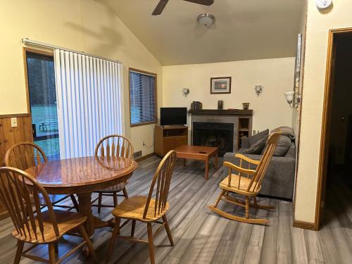 Rockport Ski Chalet | Glacier Peak Resort and RV Park