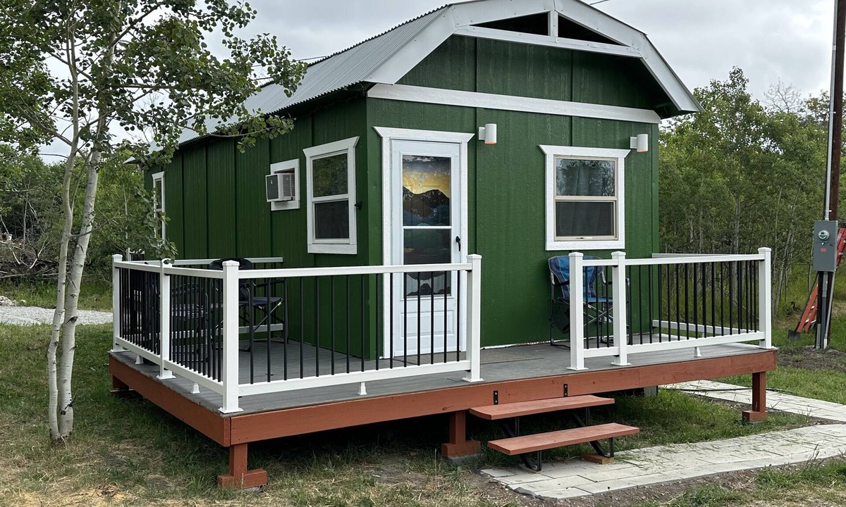 Babb House | Glacier Springs-Cozy Villa situated in an Aspen forest with view of Glacier Park