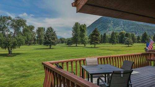 West Glacier House | Glacier Vista Golf Getaway