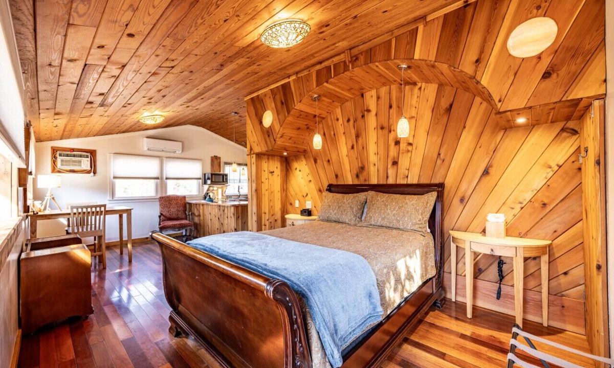 Stanardsville Cottage | Glade Cottage at White Lotus Eco Spa Retreat