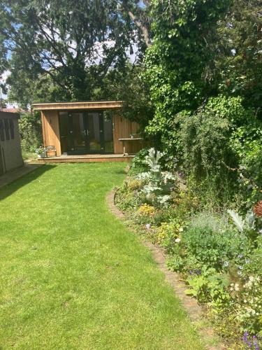 Whitton Apartment | Gladstone Avenue Twickenham