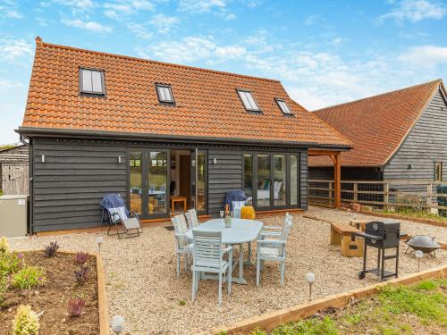 Dunmow House | Gladwyns Farm Lodge