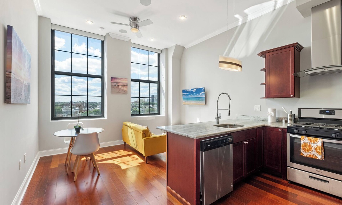 Olde Kensington Apartment | Glam Flat with View, Pool, Deck