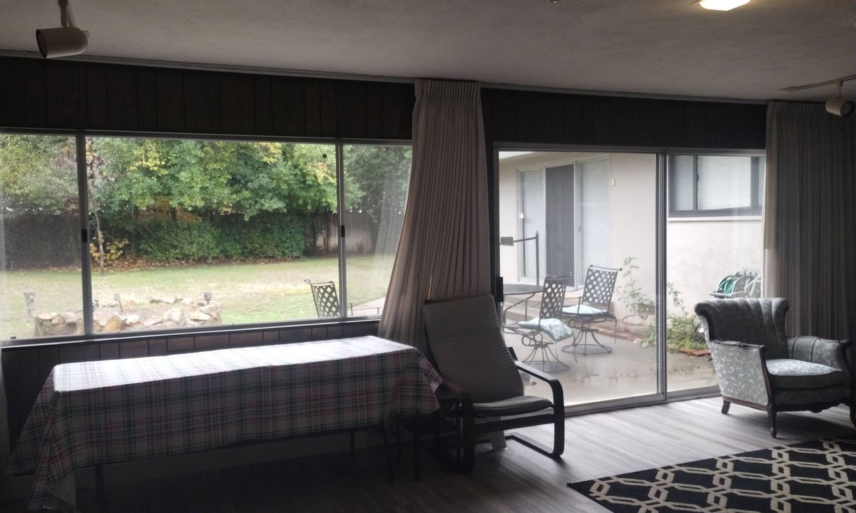 Arden Park Vista House | Glamorous Hidden Gem Central Location 1950's Style