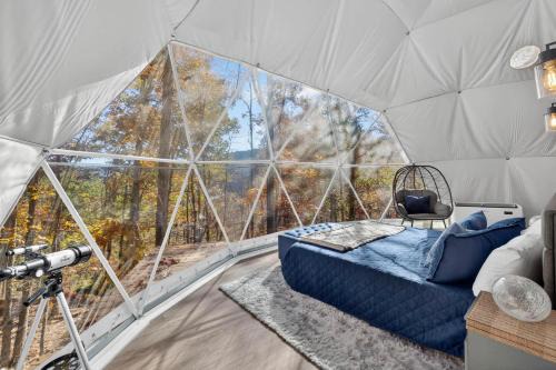 Wardensville House | Glamping dome w fire pit & BBQ stargazing