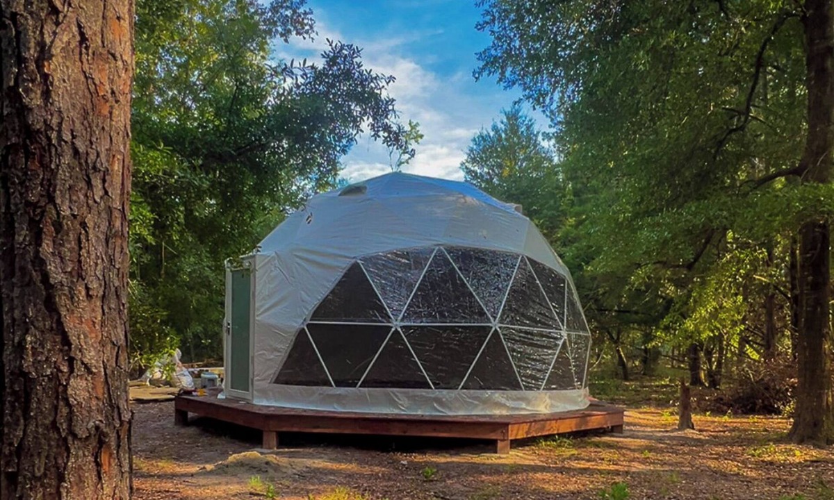 High Springs RV Rental | Glamping GeoDome ~ 4min to Springs ~ AC ~ Grill ~ Firepit