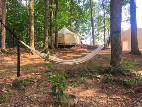 Gordonsville House | Glamping Getaway on an Impressive Farm near Charlottesville, Virginia