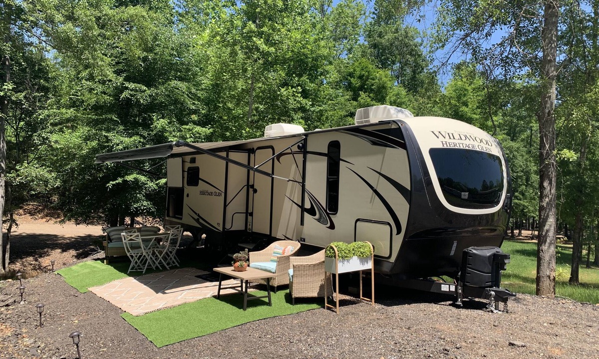 Fortson House | Glamping on Lake Harding!