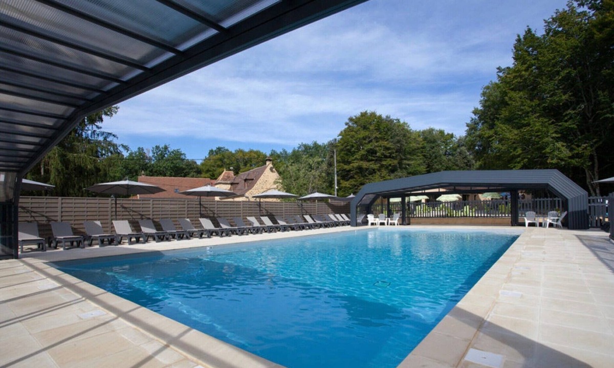 Calviac-en-Perigord RV Rental | Glamping “Safari Tent” with Shared Pool