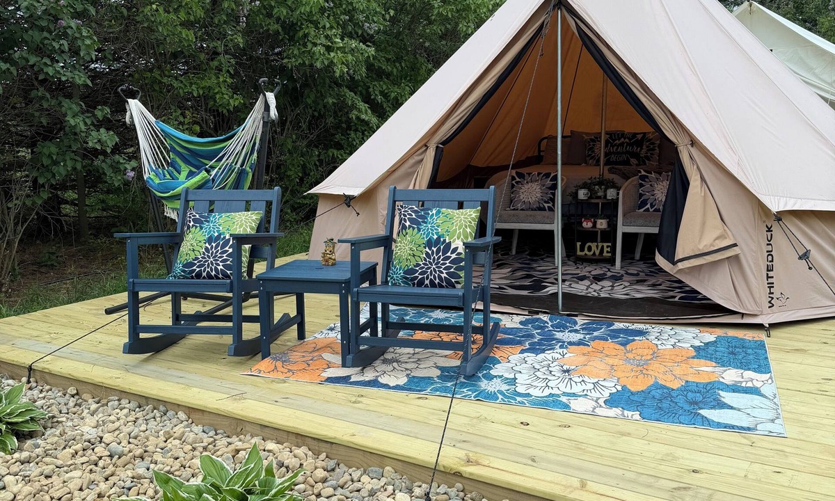 Benton Harbor RV Rental | Glamping tent for 2 in nature